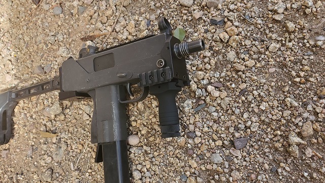 looks like mac 10 9mm